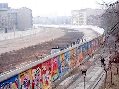 柏林墙倒塌30年，德国东西差距缩小了吗？