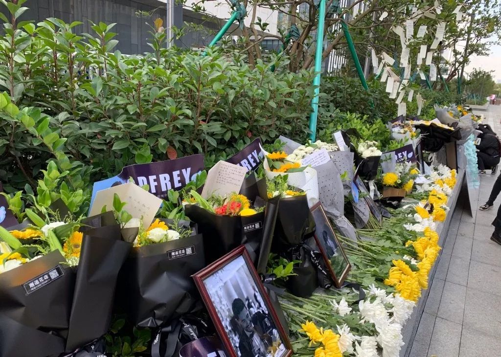 高以翔一集片酬还不够张雨绮买个包，网友：建
