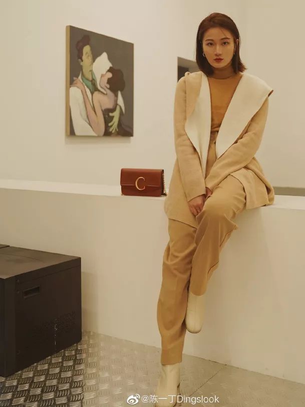 陈一丁dingslook  " 昨天穿的是一身棕色调,想要和所有人安利这种