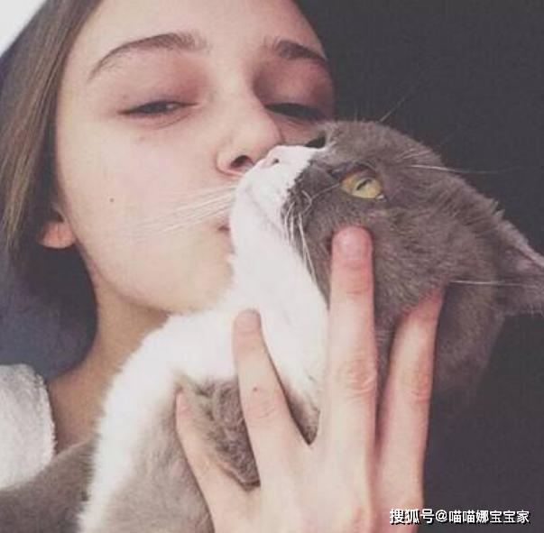 巨蟹座是好色的星座吗女生 月亮守护的柔情星座竟藏着炽热情欲？深度解析巨蟹女生的情感密码