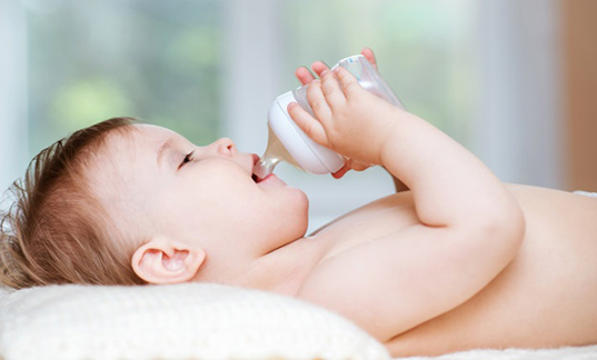 凯菲勒 这样给宝宝喝水,越喝越伤身 这才是补水的正确知识