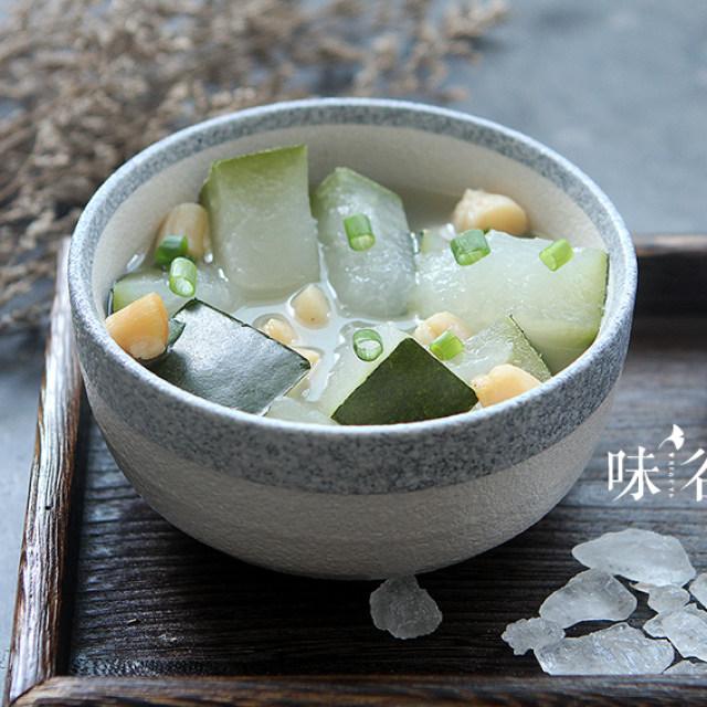 吃啥能消水肿 fee6149e74954523b7b0897b8ba69d5c.jpeg