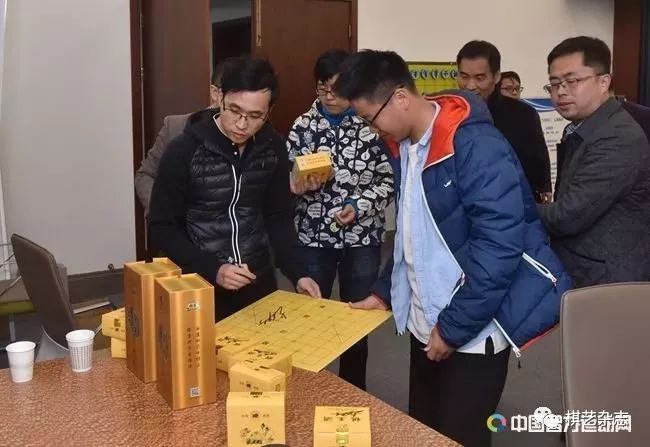 全国象棋个人赛推广活动 特级大师对弈江阴棋迷