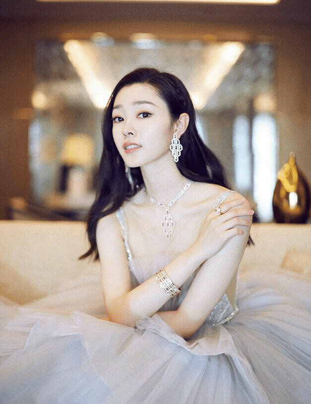 旗袍女神宋轶黑色旗袍 175a7d761c904fce8cfc8f0de70bd183.png