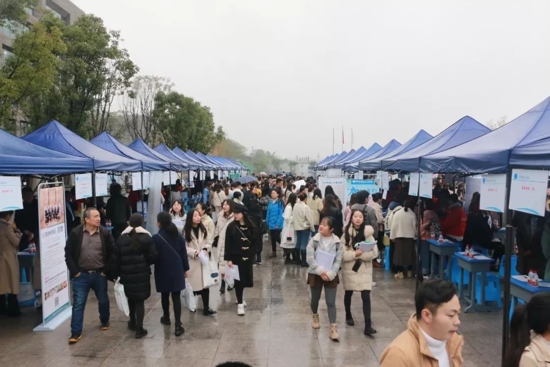 最终,护理系吴晓博获一等奖;检验系马泽刚,康复系