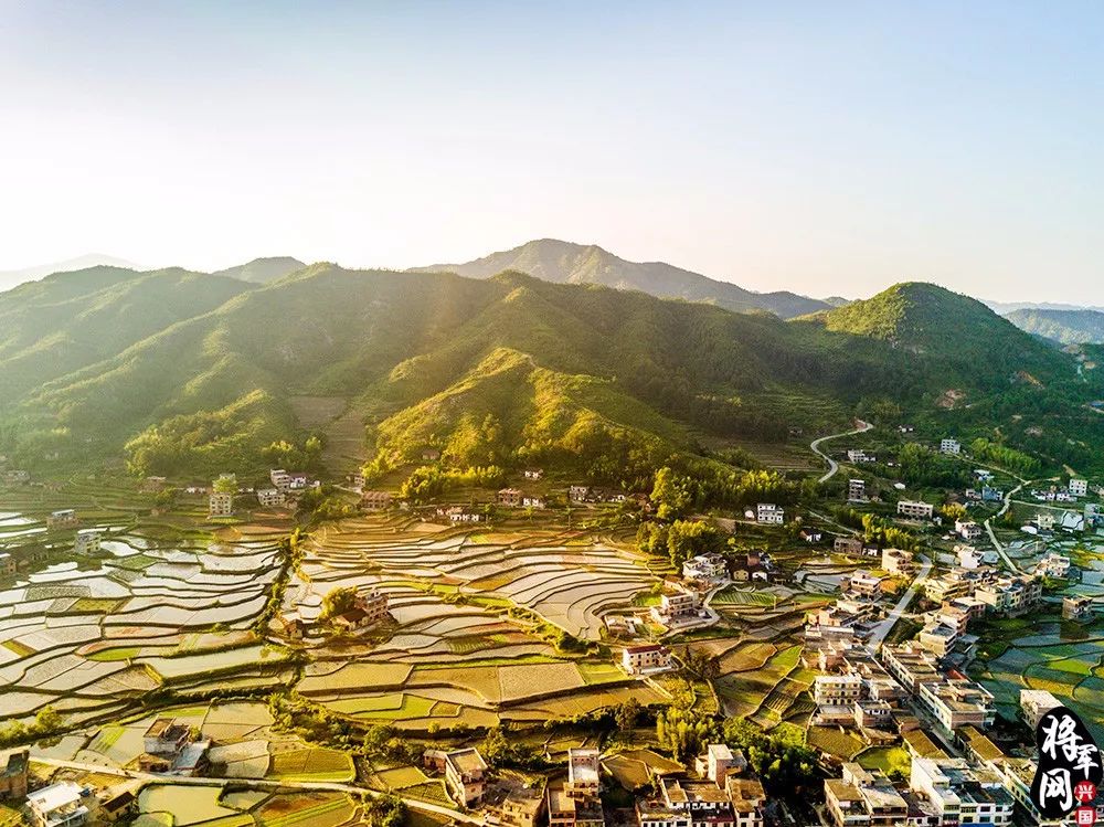 城岗人口_东汇城超市人口图片