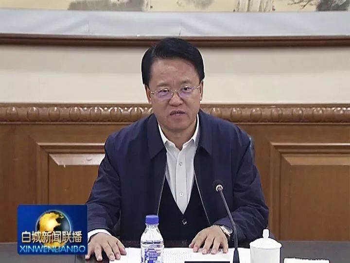 11月27号,市委书记庞庆波,市委副书记,市长李明伟在白城宾馆亲切会见