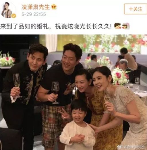 特朗普突发惹火照,评论区却意外暴露一个大