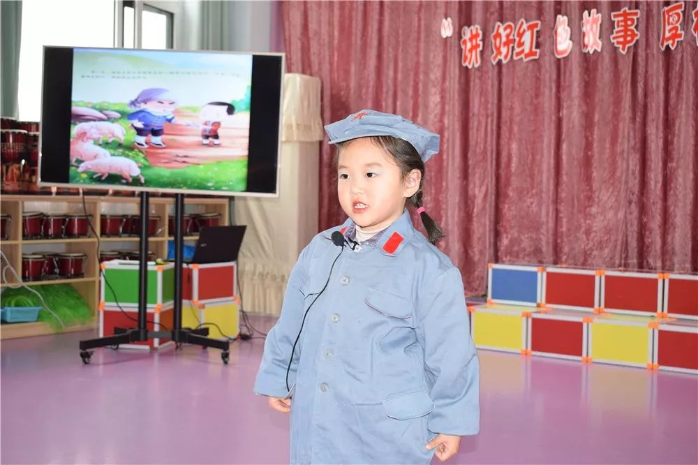 万荣县示范幼儿园"五个一"爱国主义教育活动之四:讲好