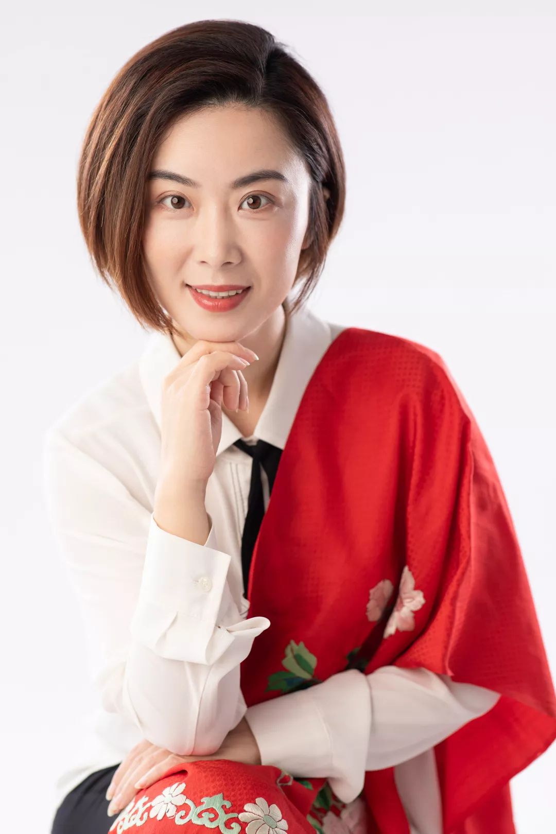 吕佳 饰 兰儿国家一级演员.工旦角.