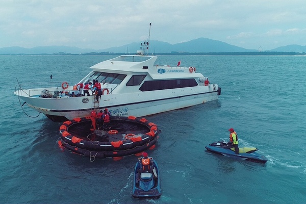 中南六省（区）应急联动海上应急演练在蜈支洲岛举行