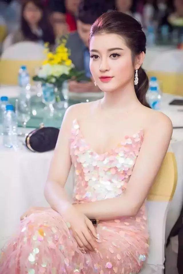 越南小姐阮陈玄眉,网友:真的仿如天仙