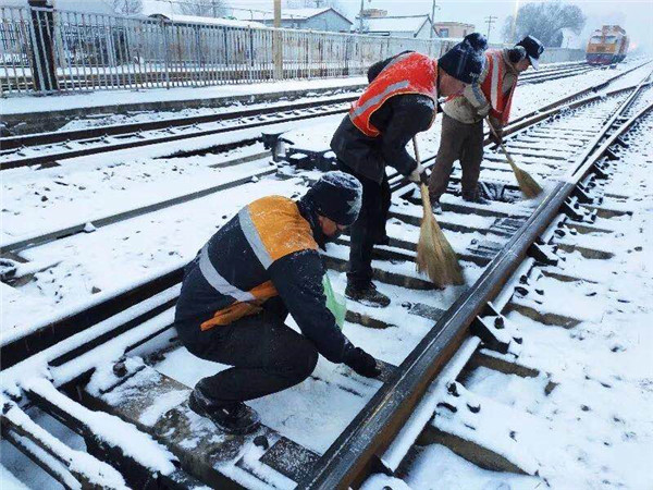 北京今冬首场降雪基本结束铁路及市内交通未受明显影响