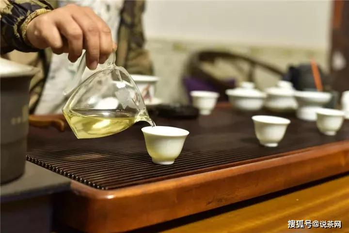 为什么老茶比新茶“便宜”？