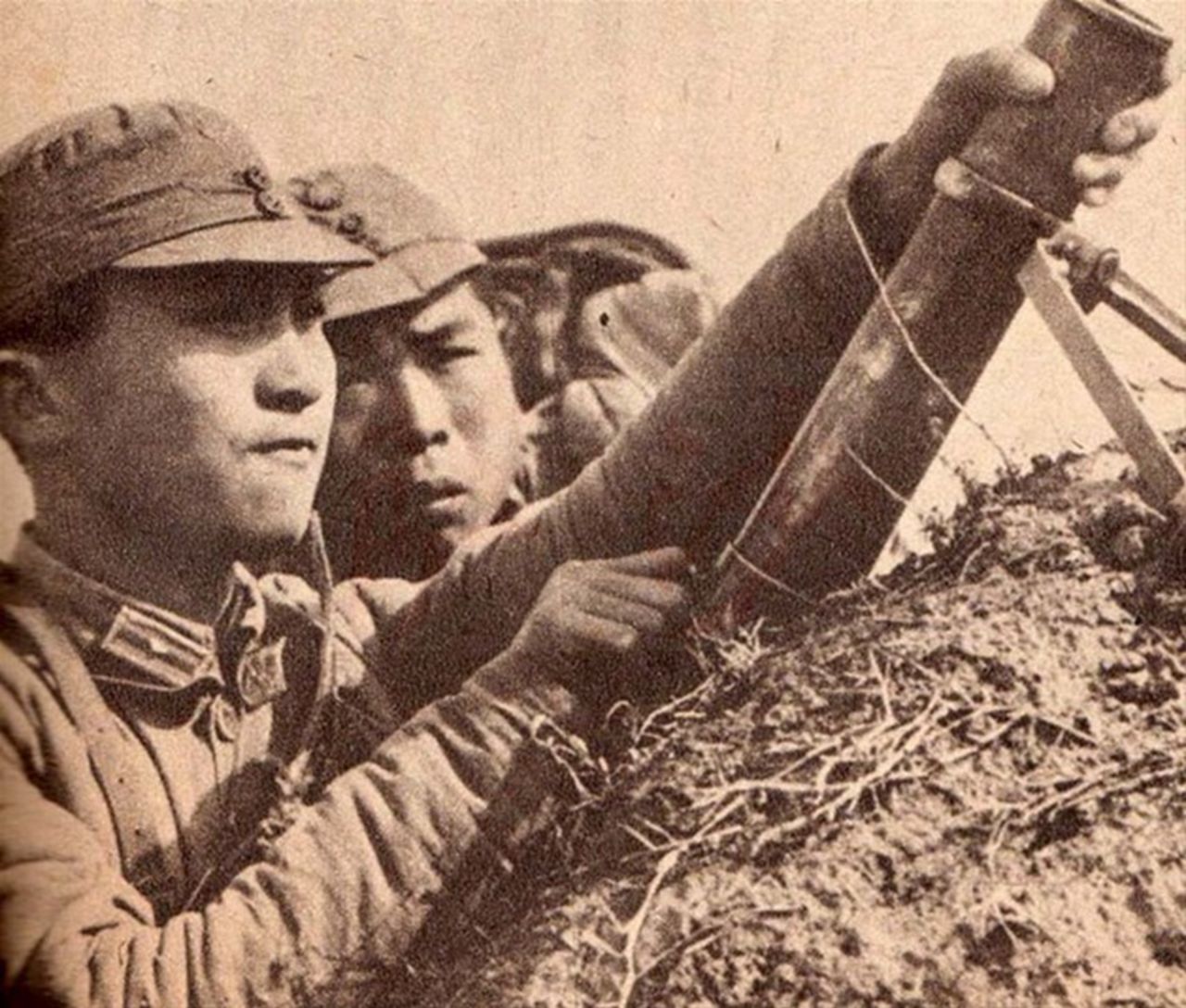 原创11月30日日本承认汪精卫伪政权1940年:抗战伪军总数超过百万人