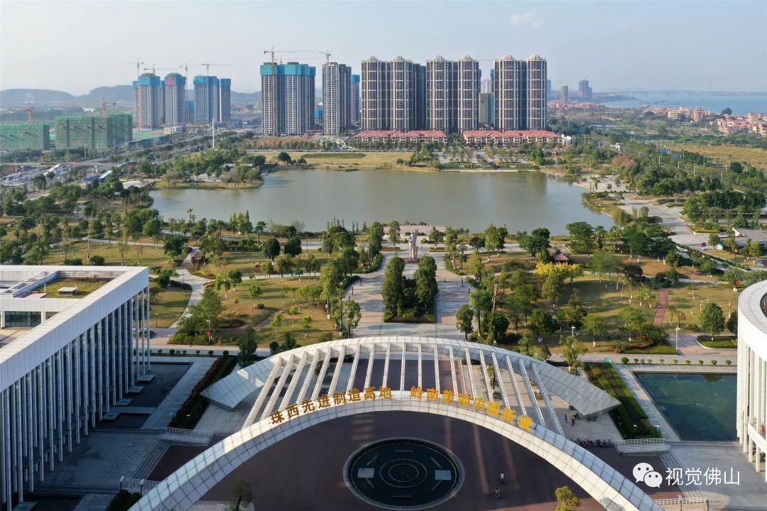 俯瞰环境优美的明湖公园.