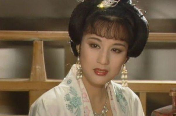 因《康熙王朝》走红，她留下众多经典角色，今62岁患癌被病痛折磨_建群