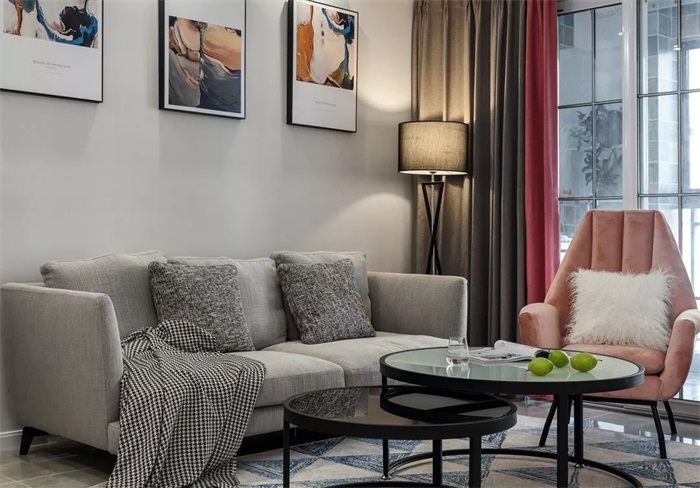 装饰画怎么搭配沙发窗帘 ef833a6494bc4e53824b6bf42bceb793.jpeg