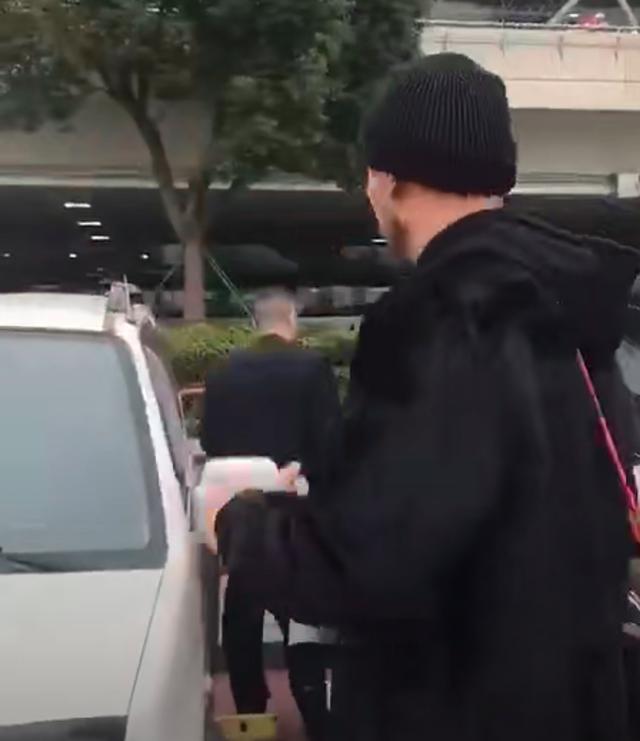 原创高以翔助理发文道歉表自责，网友纷纷安慰并希望公布事发细节