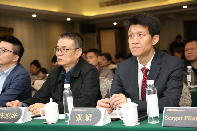 口腔温州银泰机构张瑞杰院长分享种植病例牙博士口腔引领种植新科技