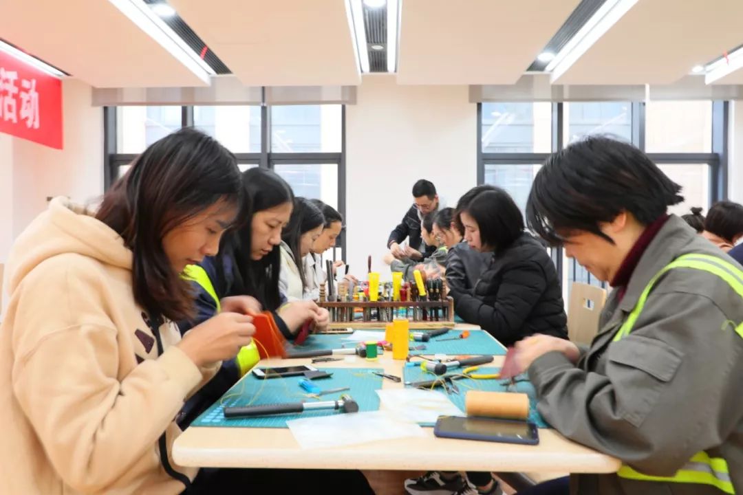 搁据什么成语_木搁栅是什么图片