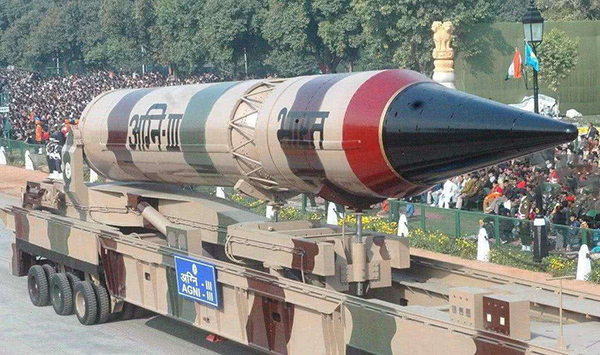 印度首次成功夜间发射“烈火”-3导弹，射程超3000千米