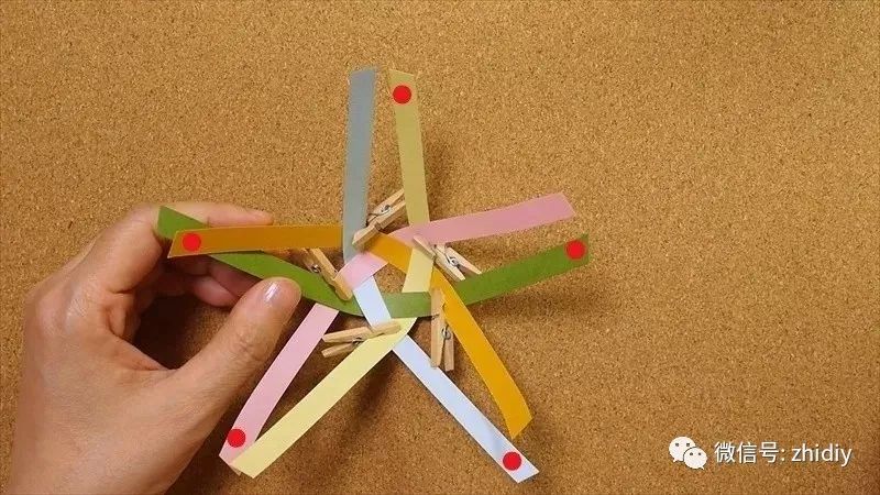 12.1 用了 6 根纸条,就 diy 了一个纸艺篮球,很清新帅气 (附教程)