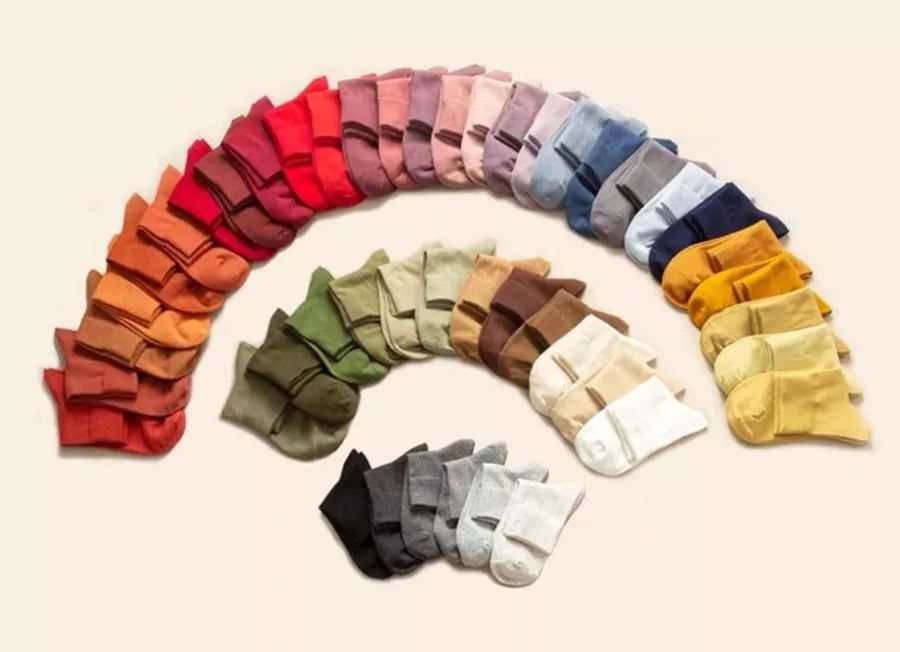 集齐了46种颜色的袜子！太好看了，还平价好穿_兰迪