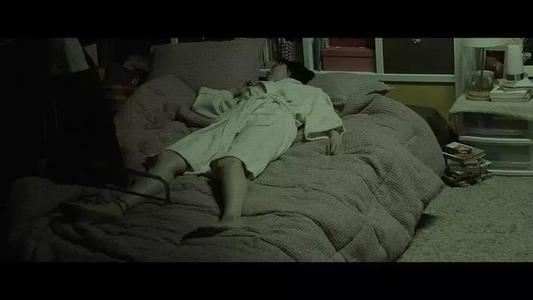 《门锁》：这才是真正的“床下有人”！