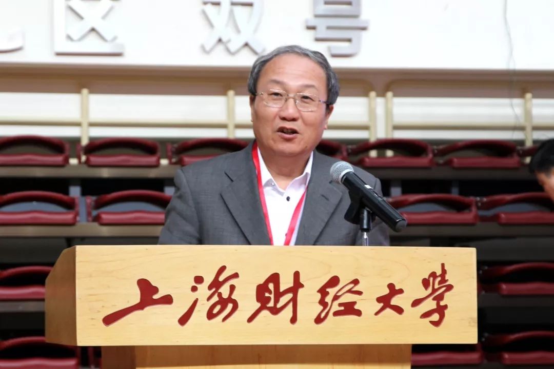 上海市大学生体育协会会长,上海市中学生体育协会名誉会长薛明扬随后