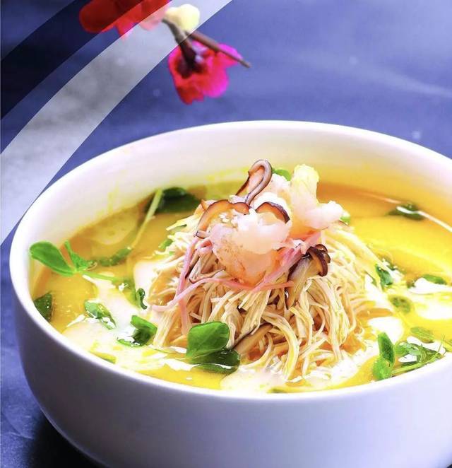 今天要跟大家分享的美食是【家庭版大煮干丝】