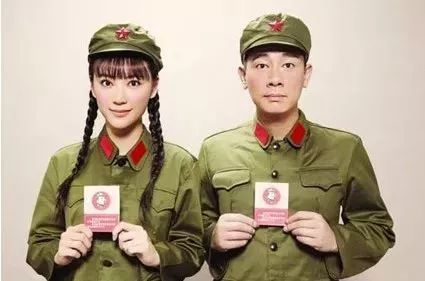 【观点交锋】新人用汉服照登记结婚被拒!当地