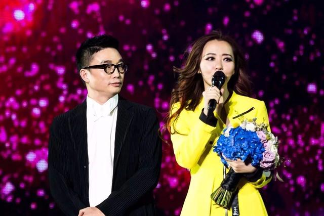 张靓颖现场求婚 bbd7aeaba49c49b1b5d98b649d9b0615.jpeg