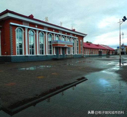 大兴安岭地区塔韩线与富西线的铁路接轨站——塔河站