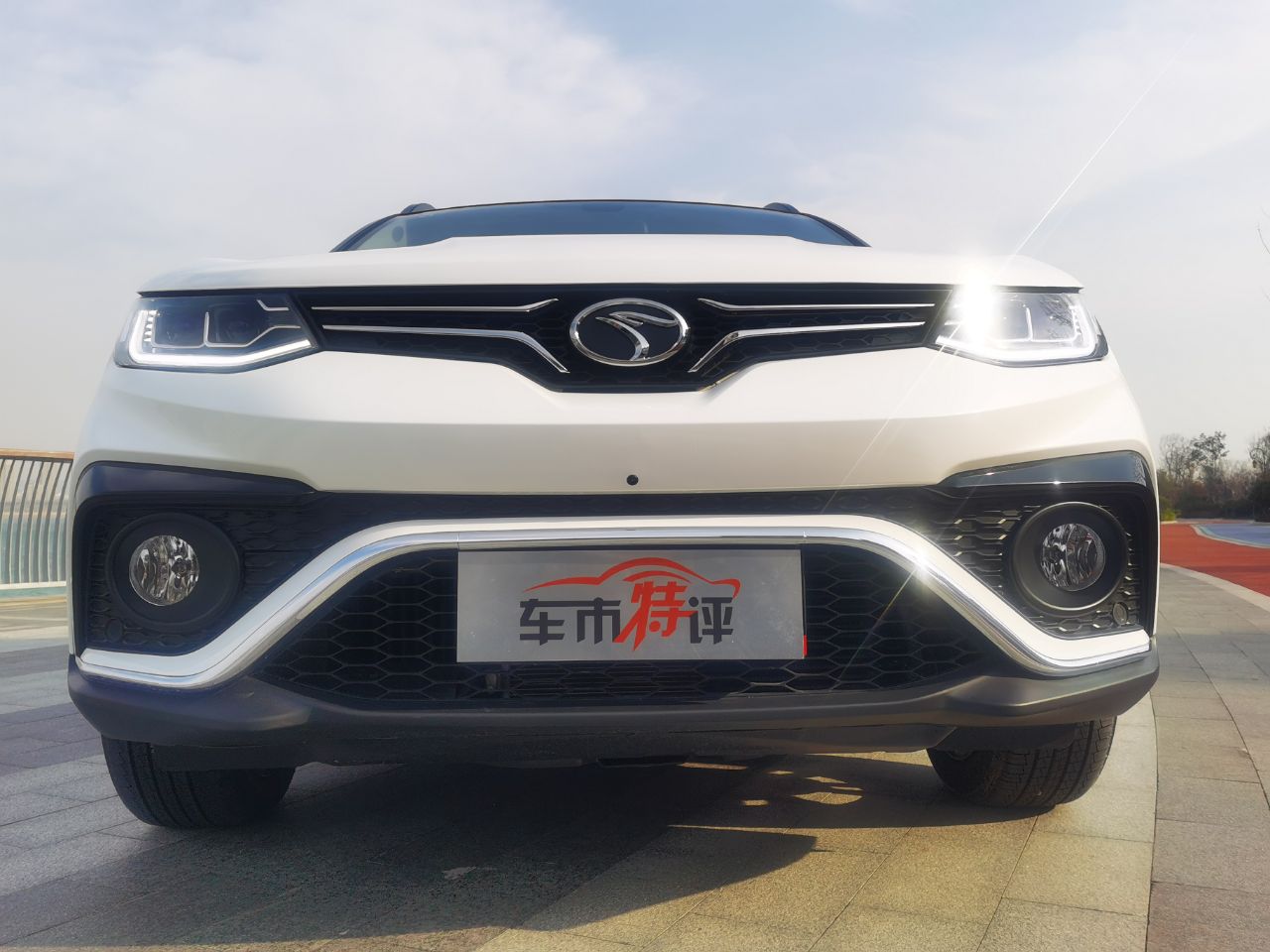 A0级的家用suv，前后独立悬挂10万买顶配，到底值不值得买 搜狐汽车 搜狐网