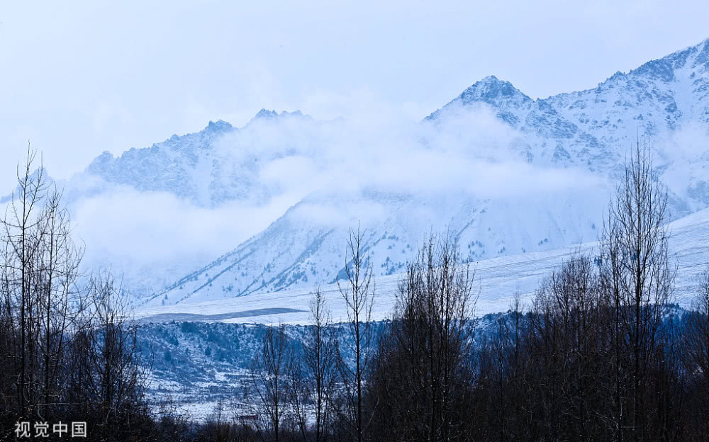 甘肃张掖:雪后祁连山银装素裹