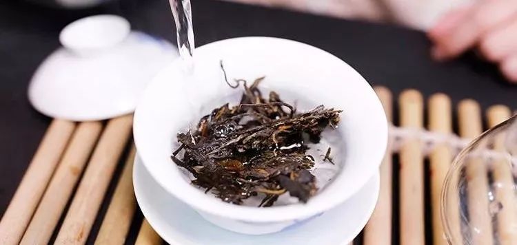 中药怎么喝下去 f6ebc937852d46e58d5a4c282597c99a.jpeg