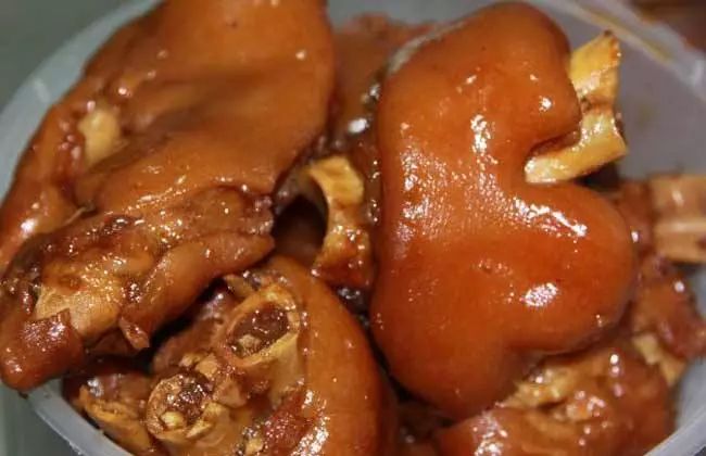 猪脚怎么去掉里面的腥味 fe8174cbe989447eb53014c99fbccd4a.jpeg