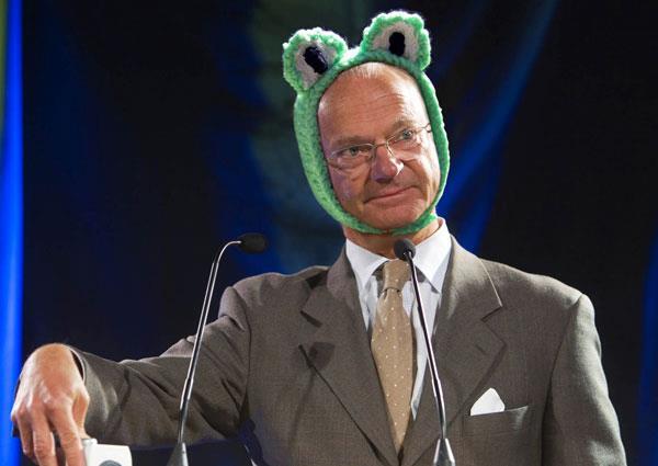 73歲瑞典國王超怪穿搭癖好，超愛帶兔耳朵!穿西裝也要搞怪 熱門 第4張