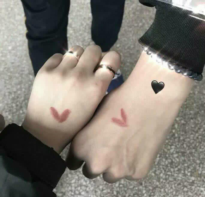 手控 无奈 微丧背景图:有些人你忘了,输入法却还