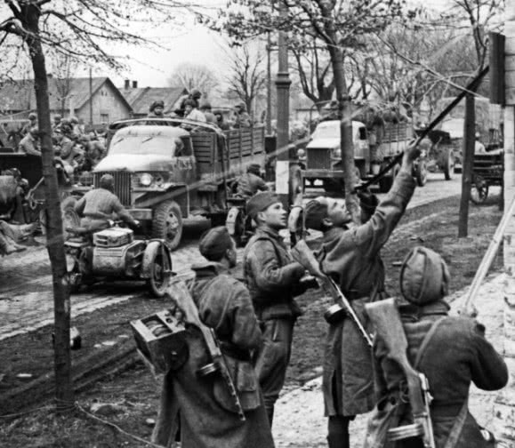 二战旧照片日军 328595caed964f09adf4ae6e11130551.jpeg