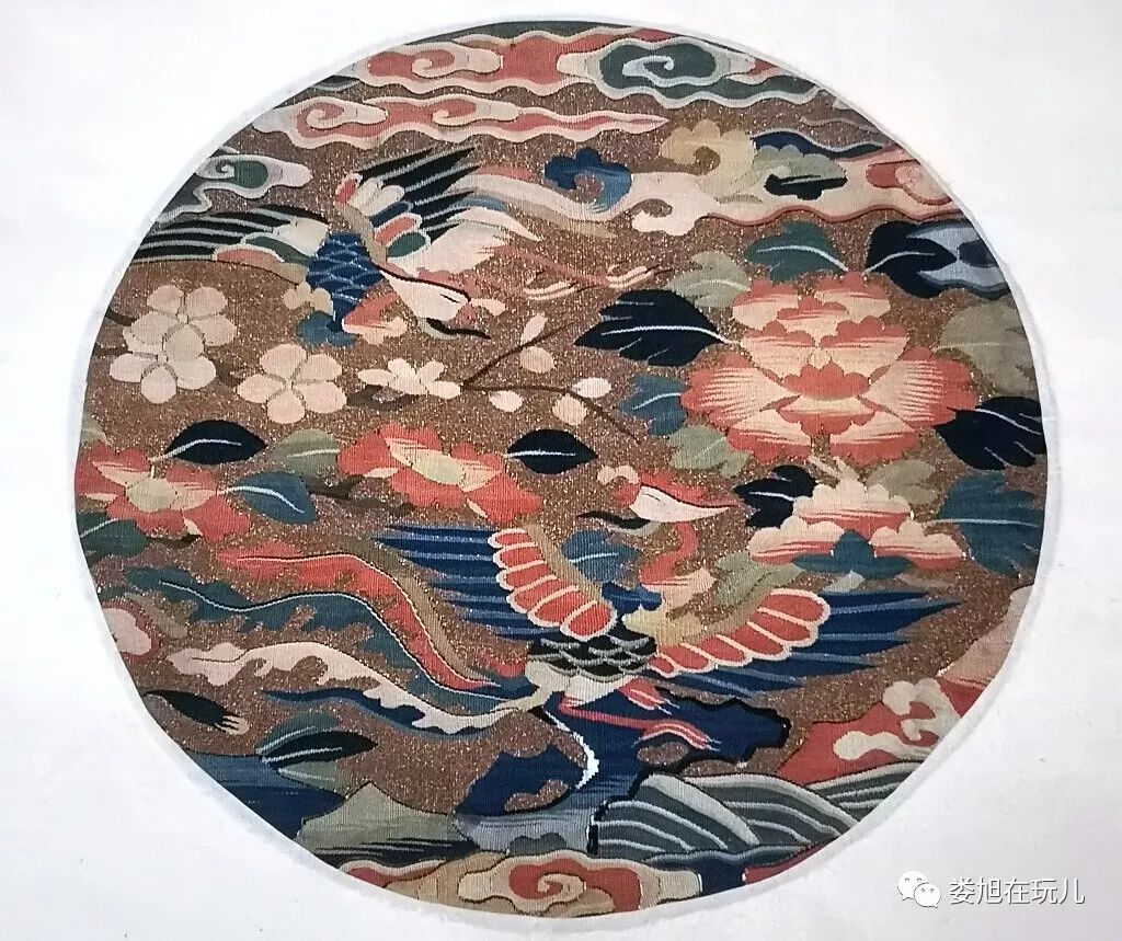 缂丝凤穿牡丹团花/明清华大学艺术博物馆 收藏以凤凰和牡丹花为主题
