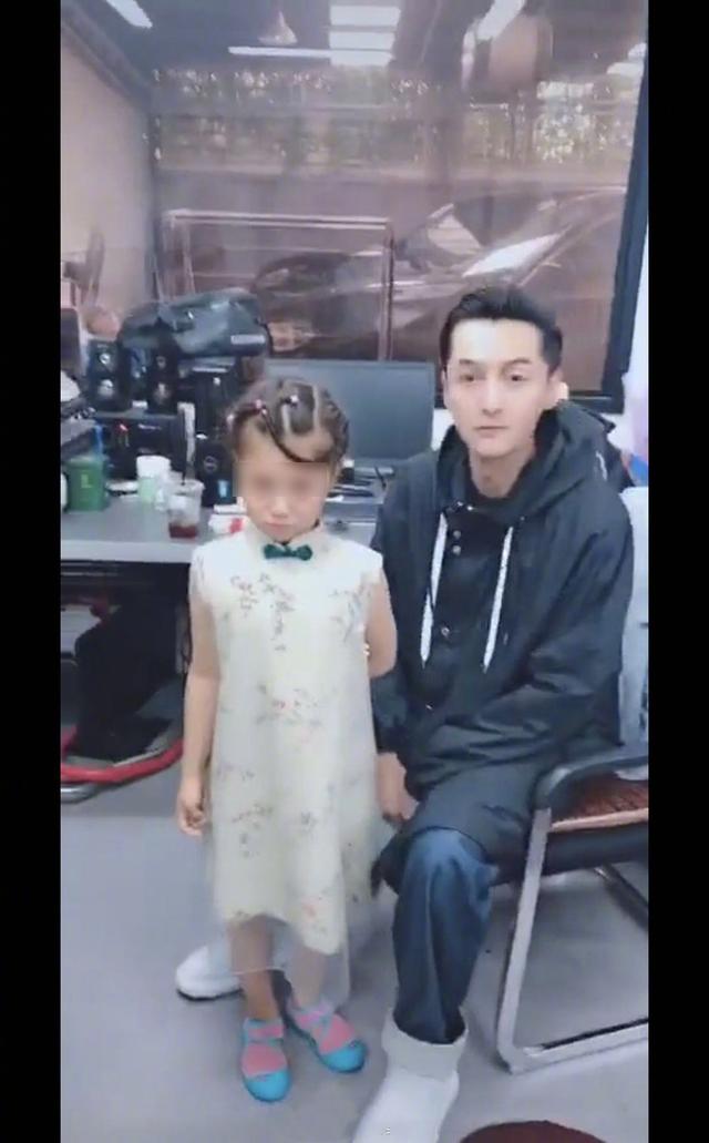 原创美颜滤镜下的胡歌大变脸，锥子脸大小眼，美颜到“不熟悉自己”