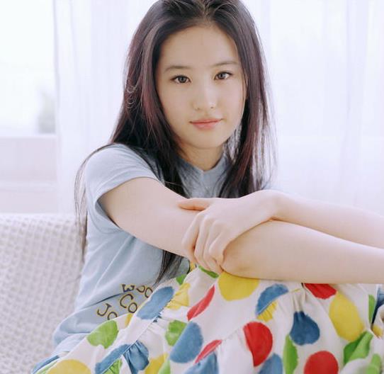 中国最美美女网红 61dd2a55dc9f4b2d9a3f8b504aa47b4d.jpeg