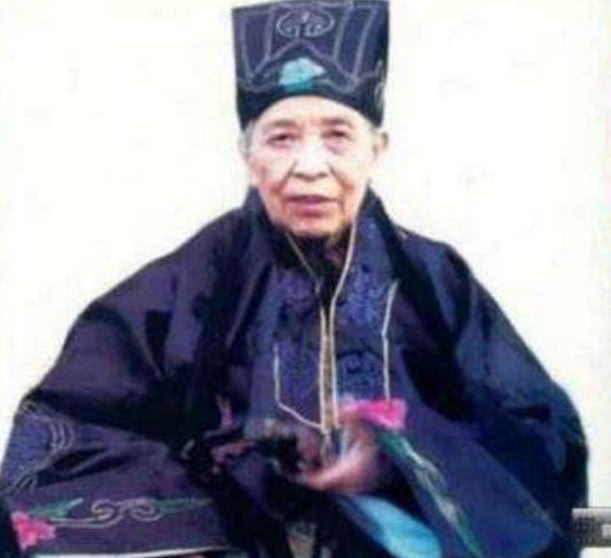 如何成为武当山弟子 79da8955214d4494815ea03a92e64dd9.jpeg