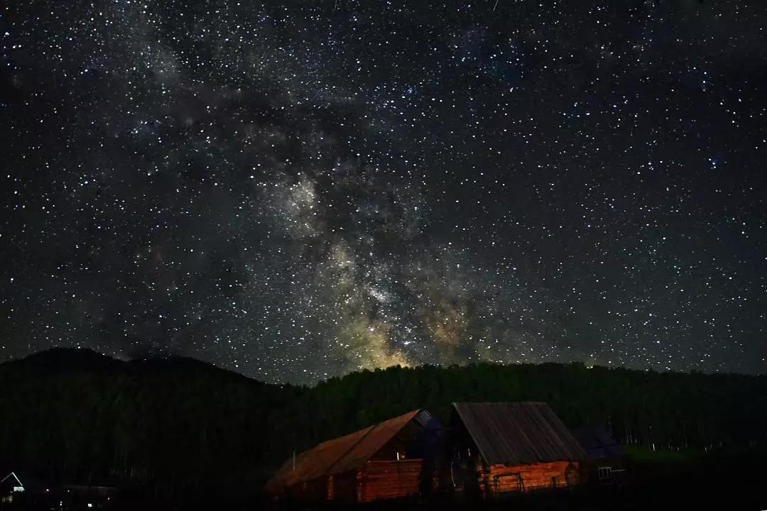 新疆给你浩瀚无垠的星空