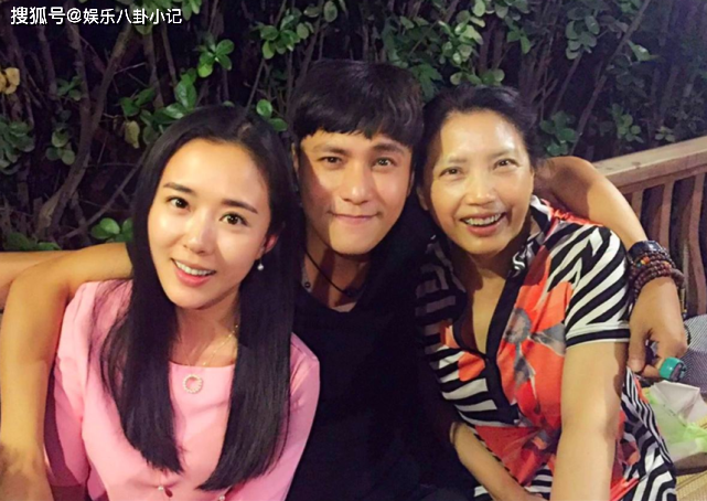 陈坤17岁儿子近照,长大后越来越像妈妈,有人猜到了吗?
