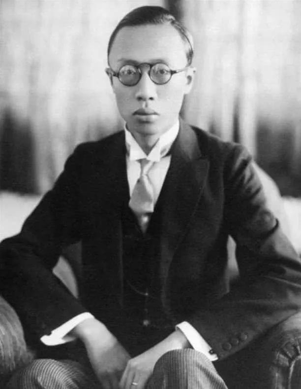 「弟弟」亲弟弟却很争气，生下的儿子都是国家栋梁，溥仪一生无儿无女