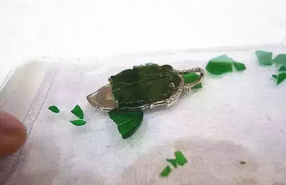 蘑菇为什么一碰就碎 b6165f16ad2140fdbd8cb9e3e63ccabd.jpeg