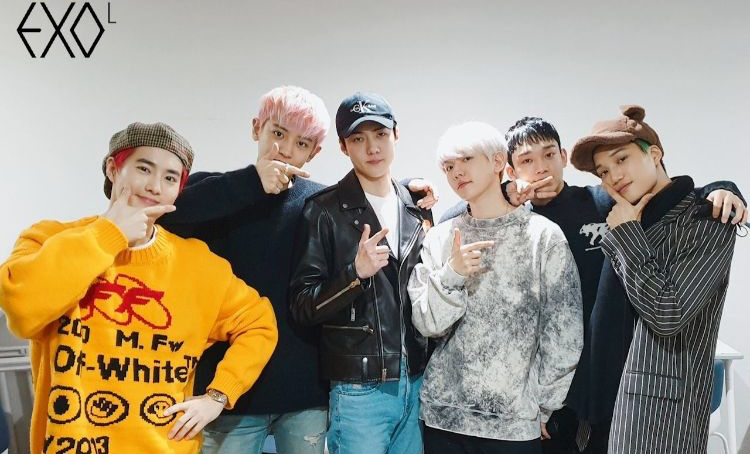 exo帅气合照来袭"12月的初始和exo一起"
